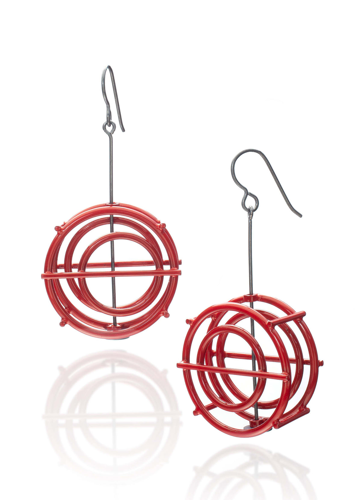 Heavy Line Medium Circle Structure Earrings